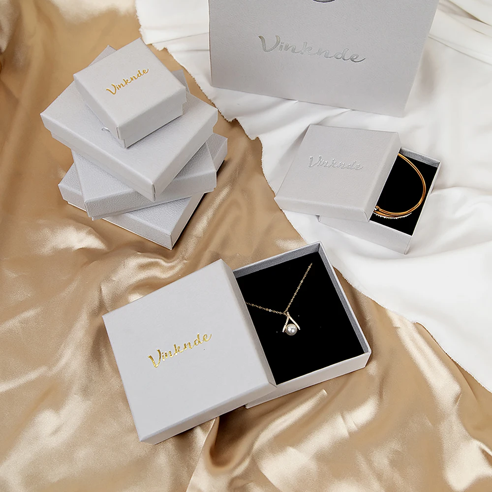 

Personalization Logo Gift Luxury Chain Neckless Set Jewelry Packaging Box for Necklaces Earrings Jewellery Display with Holder