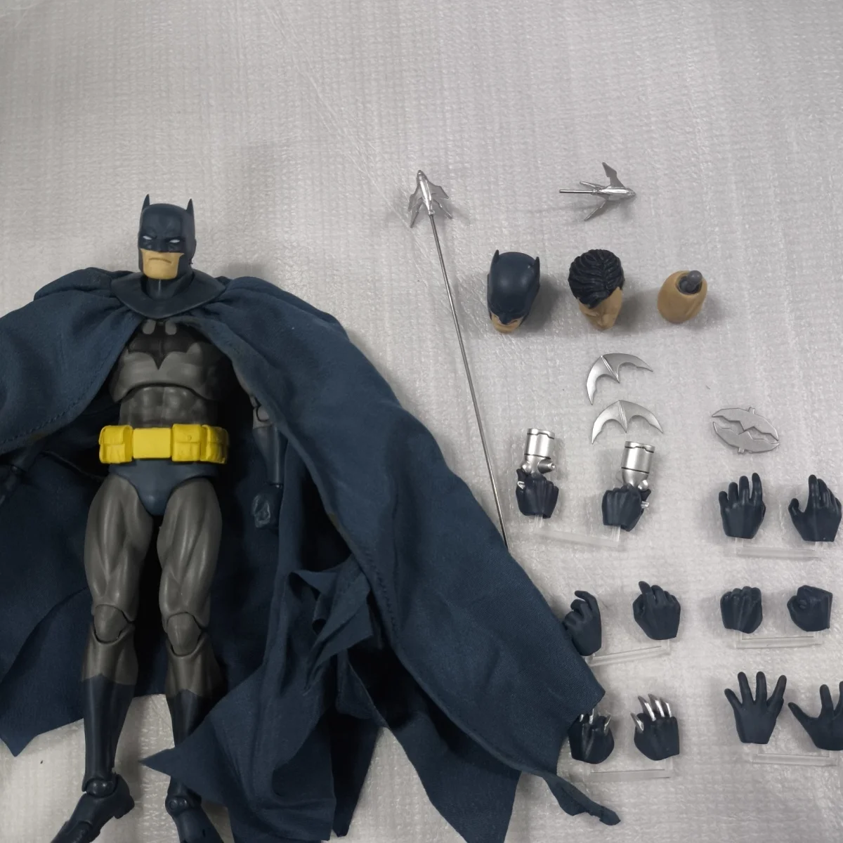 

In Stock Original Mafex 1/12 Ruce Wayne Batman Blue Anime Action Figures Pvc Factory Seconds Statue Collection Gift Toys