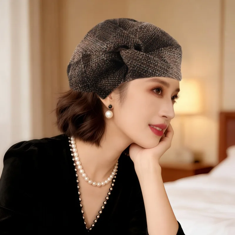 Knot Design Beret Retro Luxury Style Stereo Light Luxury Warm Hat for Women