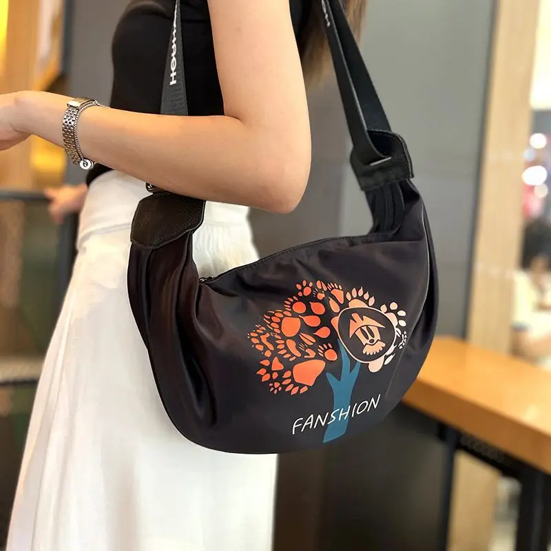 fashionable-printed-oxford-cloth-single-shoulder-bag-women's-2025-new-style-waterproof-lightweight-crossbody-dumpling-bag