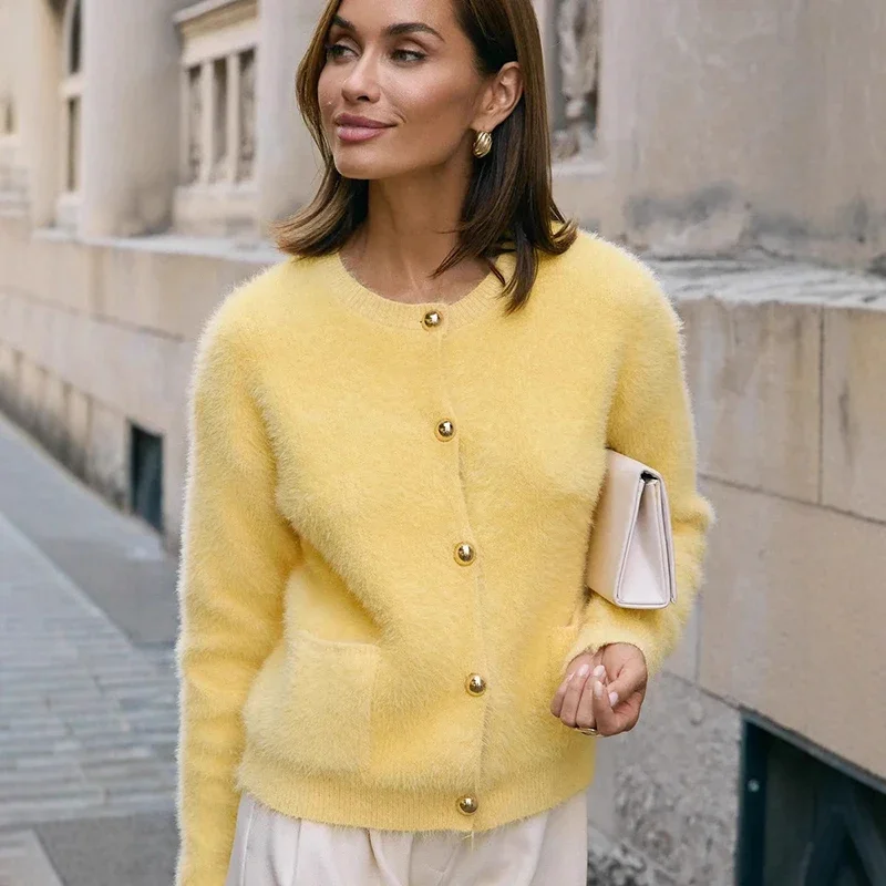 

2025 Long Sleeve Sweater Cardigan Women's Fashion Knitwear Casual Top Pocket O neck Ins Hot Female Seahorse Hair Coat