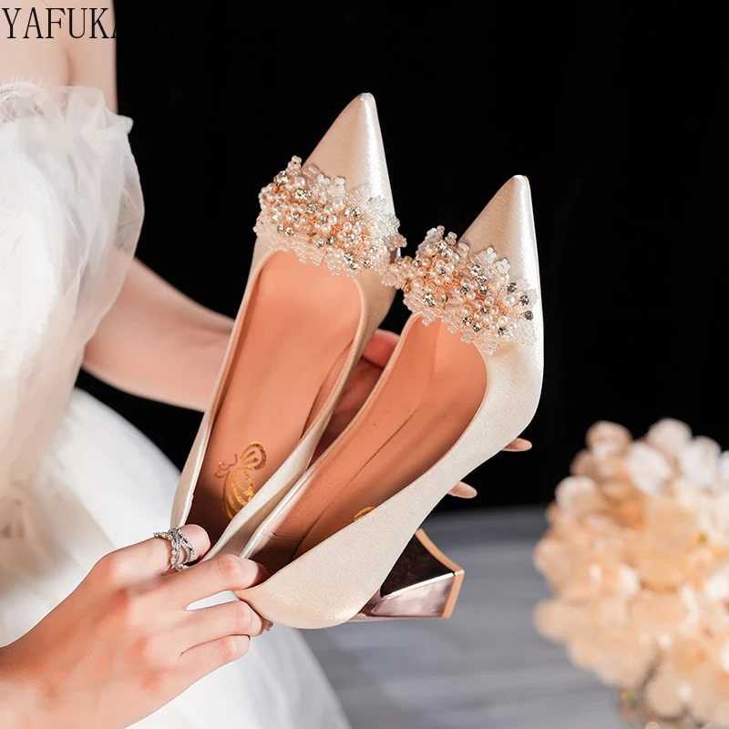 Luxurious Pearl Rhinestone Flower Decor Bridesmaid Wedding Shoes Elegant Champagne Color Lady Pumps Temperament Party Prom Shoes