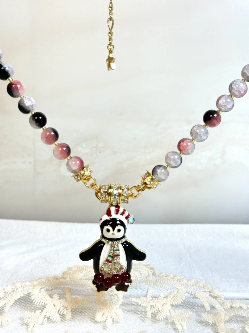 

KF Europe and the United States fashion trend sweet fresh cute hand-painted enamel animal penguin pendant glaze bead necklace