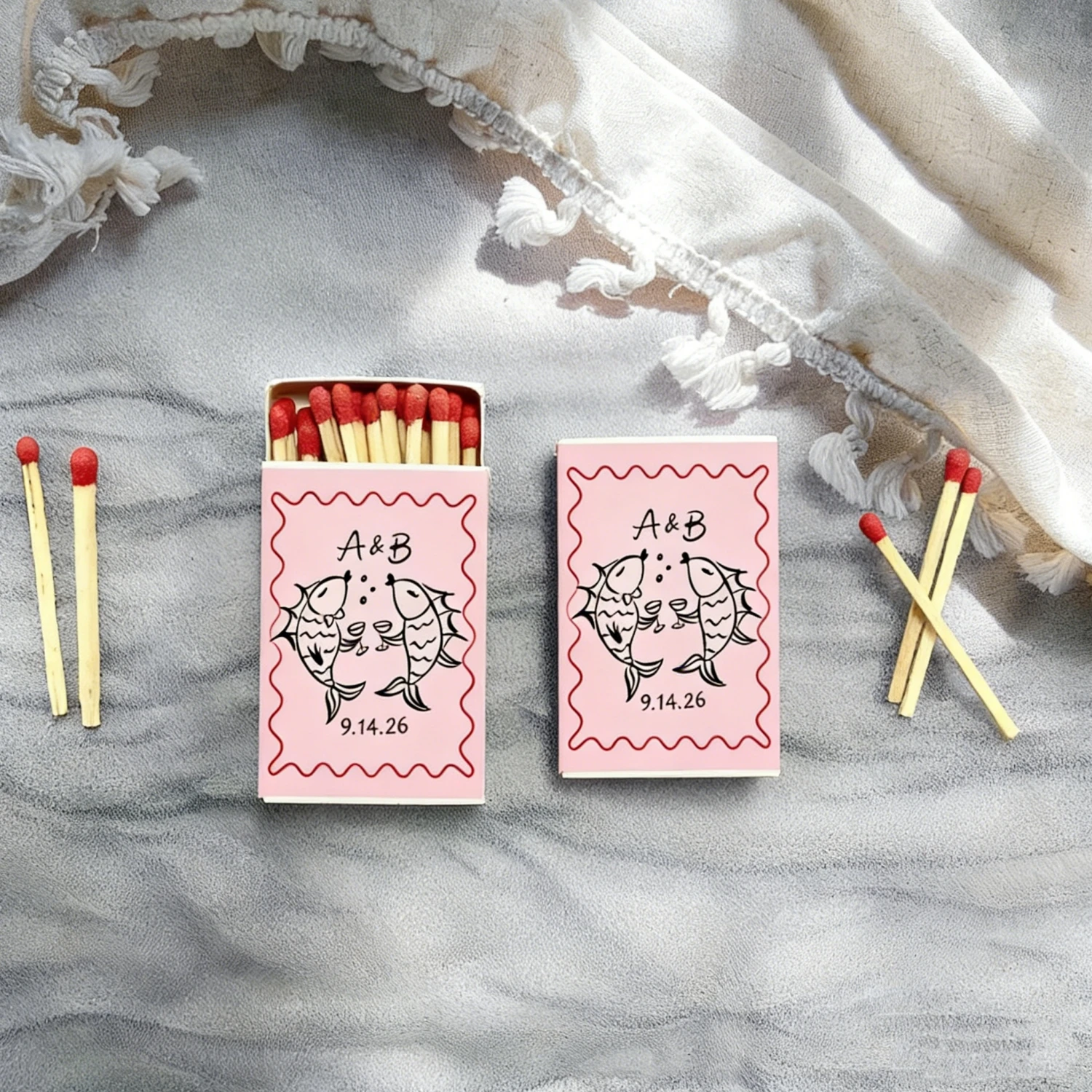 

Персонализированные свадебные коробочки для спичек | Индивидуальные дизайнерские коробки для спичек с безопасными спичками | Все сувениры для гостей с изображением художественных работ включены в комплект.