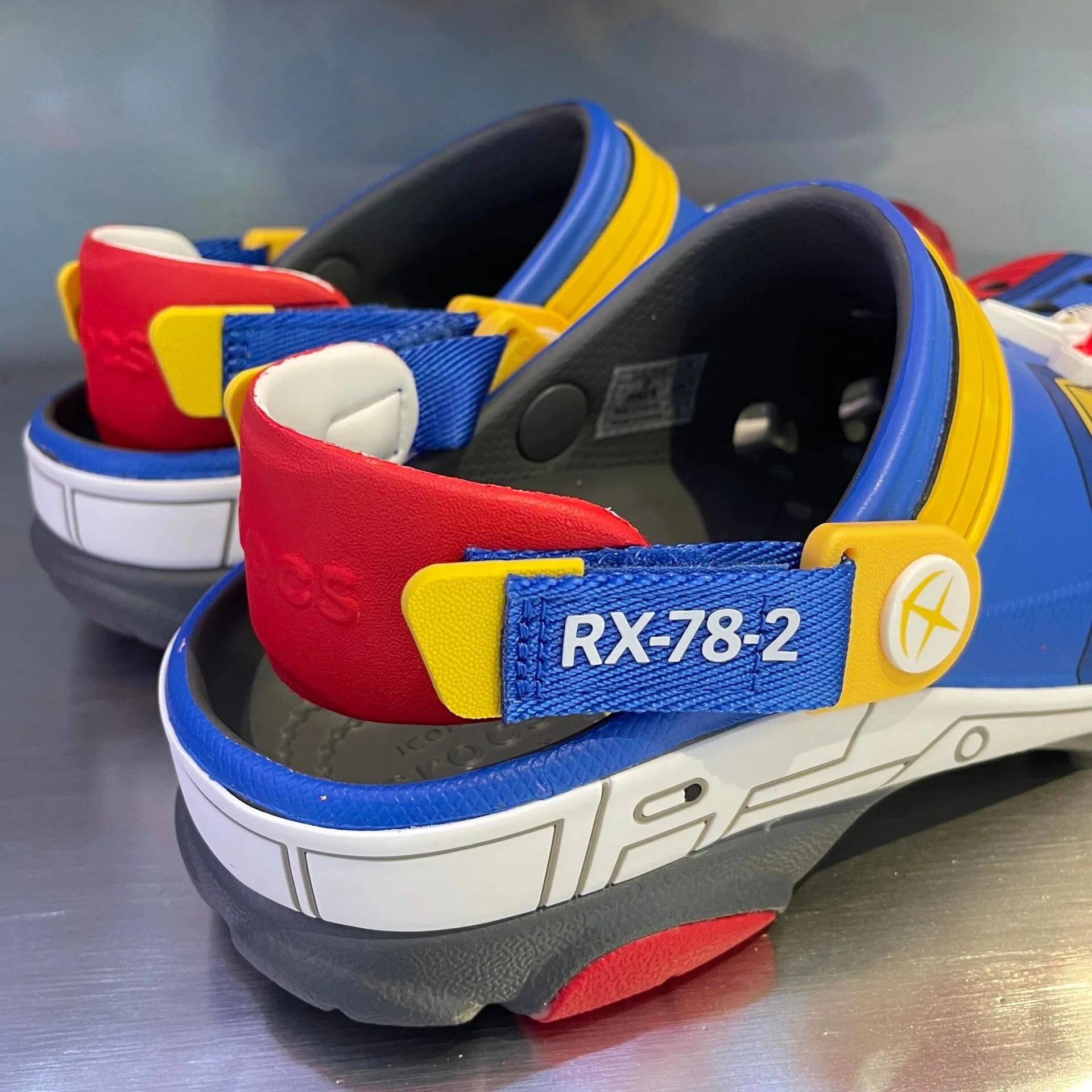 Rx-78-2 Gundam Hausschuhe für Herren und Damen, modische Sandalen, verstellbarer Riemen, rutschfest, für Strand, Zuhause, Outdoor, Strandschuhe, Anime, Cosplay, Geschenk