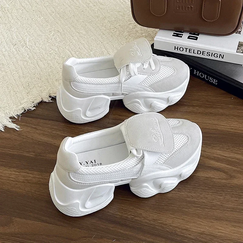 جديد منتصف كعب مضخات المرأة شبكة أحذية مريحة عالية العلامة التجارية جلد طبيعي الصيف الدانتيل يصل حذاء رياضة مكتنزة حذاء كاجوال