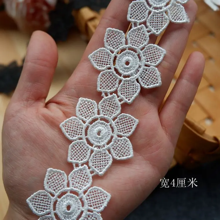 Polyester Flower Embroidery Lace, French Lace Ribbon Fabric, Guipure DIY Trims, Warp Knitting Sewing Accessories Off White Black