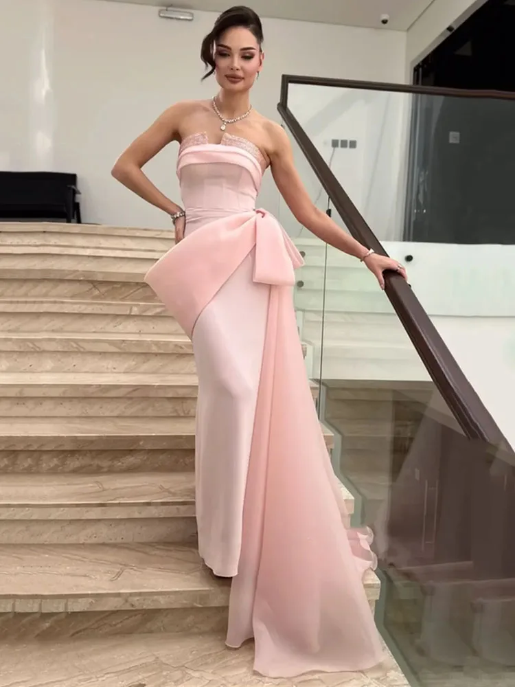 LAYXHS eleganckie różowe formalne suknie wieczorowe bez ramiączek zroszony syrenka z kokardą tiulowe suknie balowe dostosowane szaty de soirée