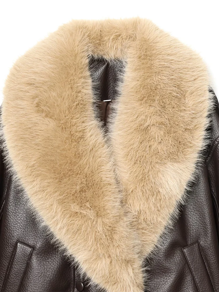 Nuova giacca da donna a maniche lunghe alla moda e versatile in stile europeo con colletto staccabile e dettagli in ecopelle.