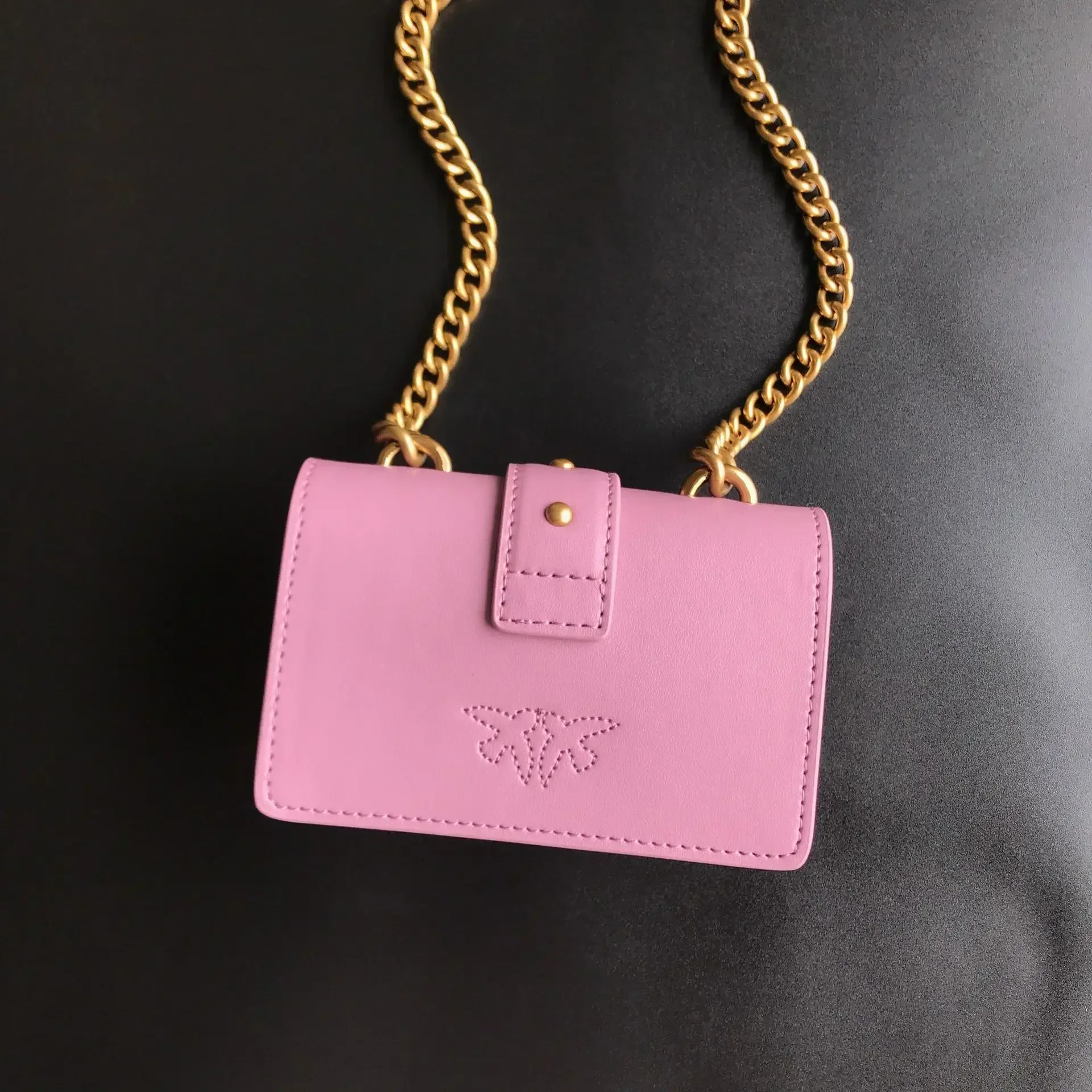 2026 Neue Damen-Umhängetasche in Beige mit V-Steppung, PU-Leder, Goldener Schwalbenverschluss, Ketten-Mini-Schultertasche für den Alltag, Dating, Hochzeit, Bestseller – Detail 21