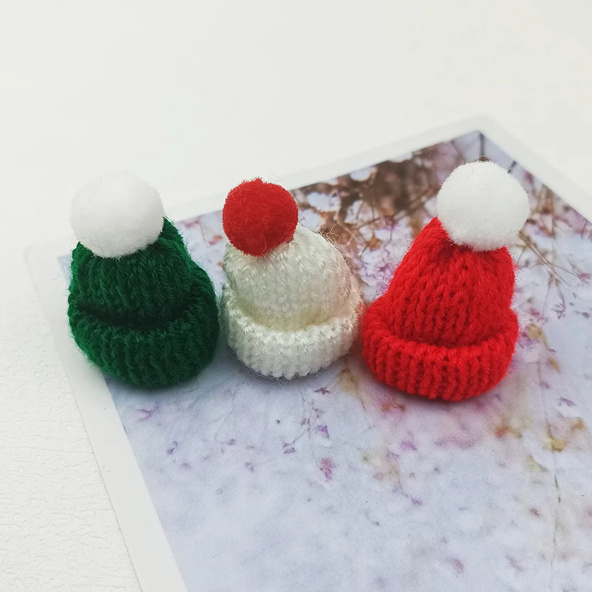 30 Stück Mini-Weihnachtsmützen-Applikationen 3,5x4,5CM Mehrfarbig DIY Haarspangen Kleidung Kopfbedeckung Taschendekoration Aufnäher für Kreatives Basteln – Detail 6