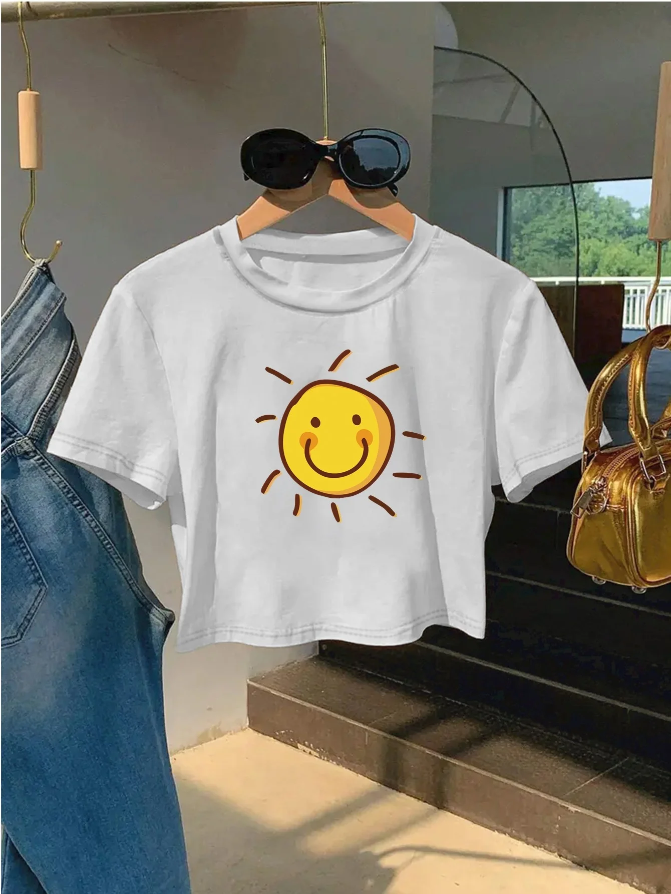 

Cropped T-Shirt with Joyful Face Joyful Print Slim-Fit Round Neck Short Sleeve Top Fitted Casual Summer Blouse Aesthetic Clothes
