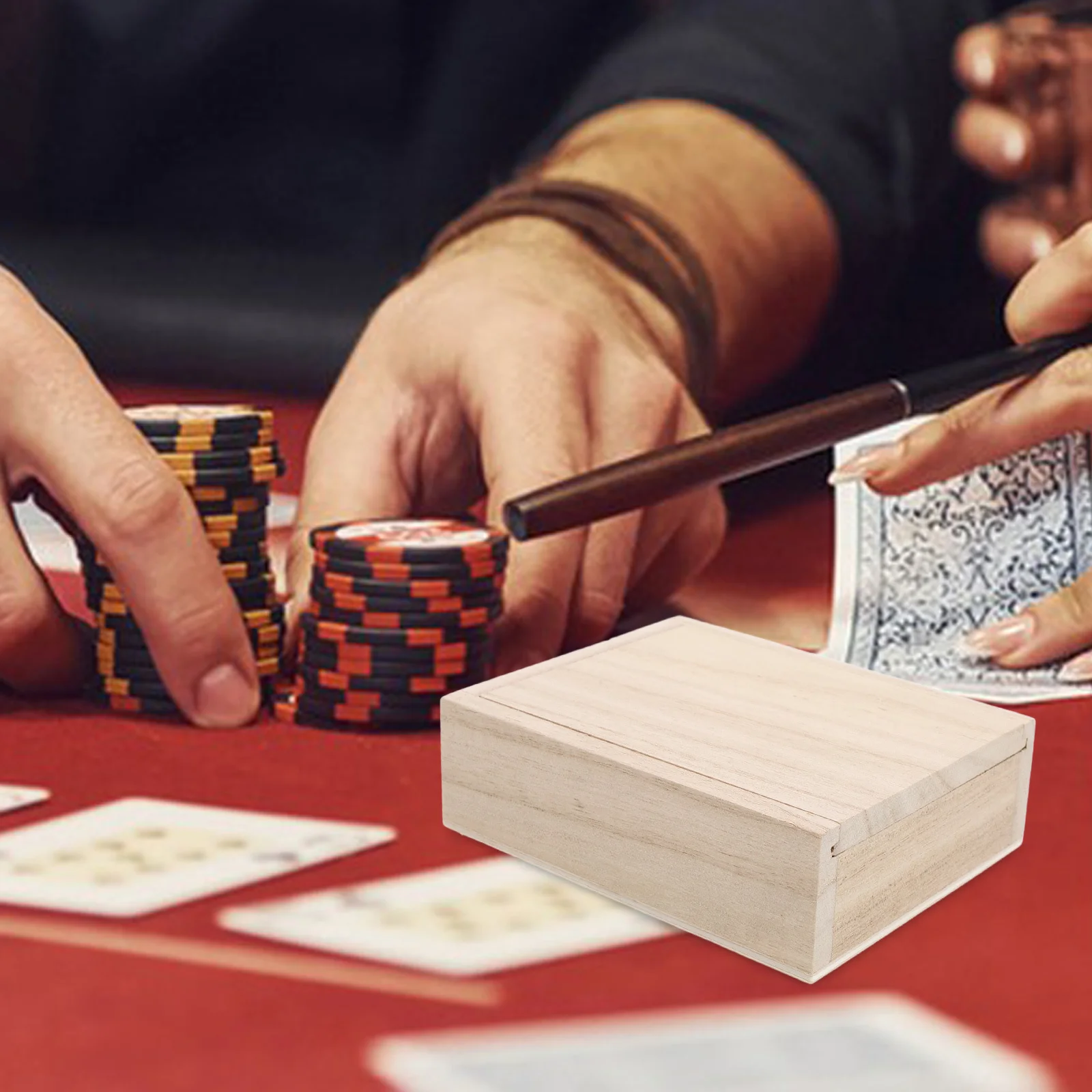 

Durable Wooden Poker Storage Case Vintage Design Compact Size Portable Useful Delicate Workmanship Ideal Gift Friends
