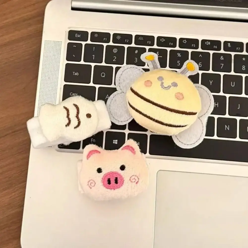 4Pcs/Set Cute Backpack Charm Cartoon Animal Vivid Embroidery Cartoon Bag Ornament Strap Clip Design Bee Pig Chick Fish Set