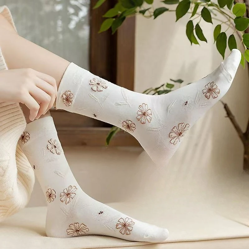 1/5 أزواج جديد الخريف والشتاء ثلاثي الأبعاد زهرة النبات عالية أعلى الجوارب الكبار المضادة للانزلاق ومقاومة للاهتراء الجوارب النسائية