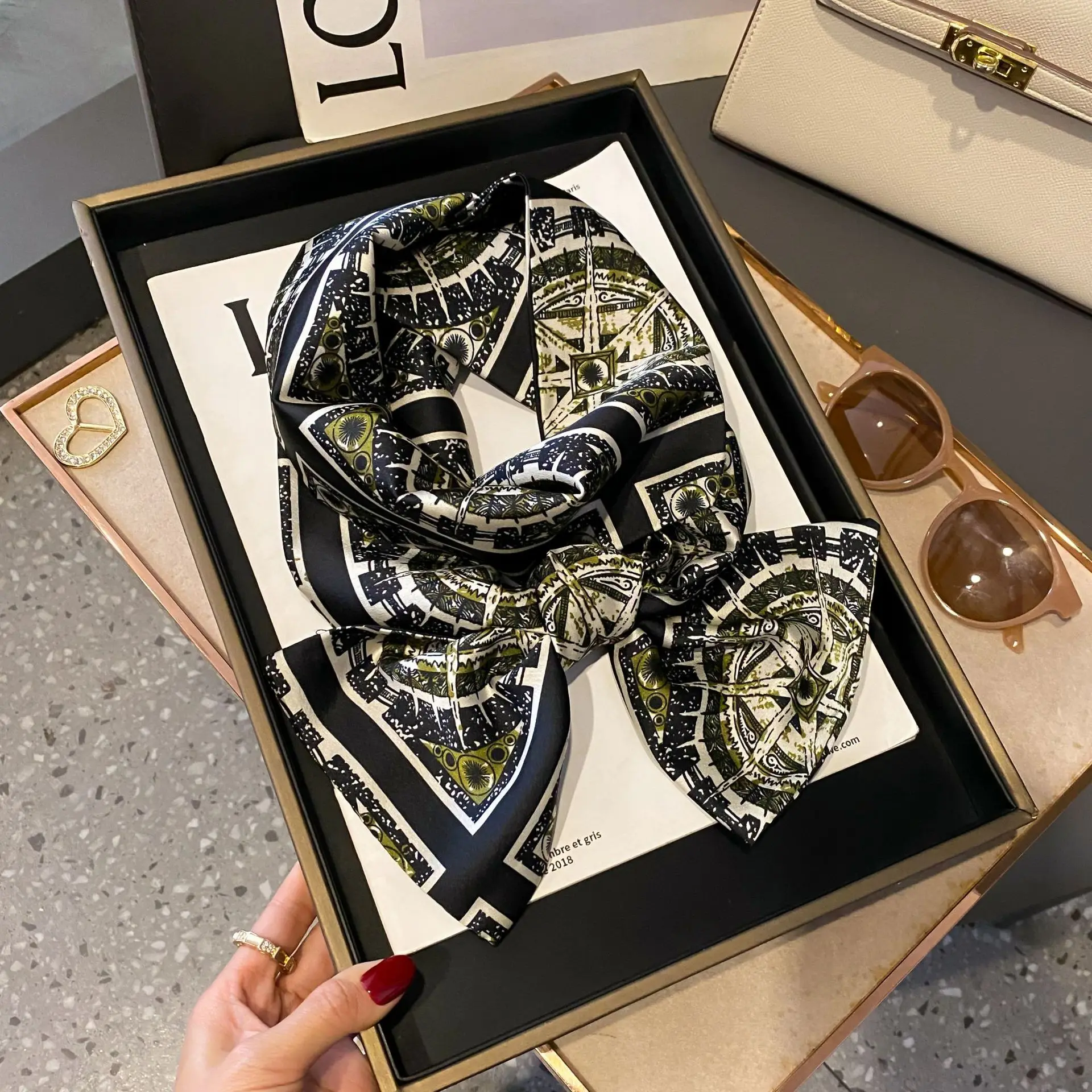 ربيع المرأة الحرير يشعر المطبوعة تصميم وشاح شال الأزياء الفاخرة طويلة ضيقة الأوشحة الحريرية الصغيرة السيدات عقال الحجاب