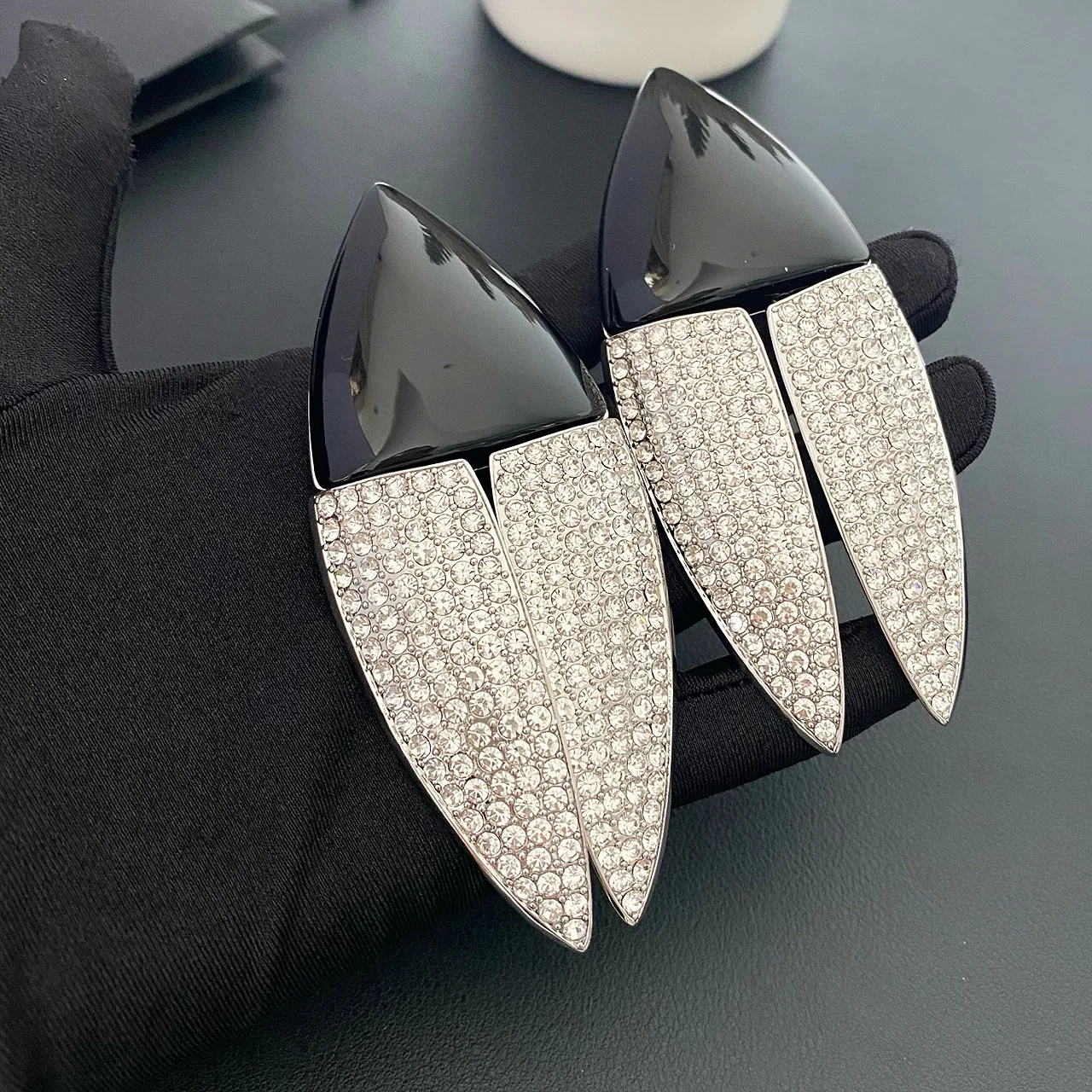 New Jewelry & Accessories Retro Style Black & White Crystal Exaggerated Geometric Ear Clip Earrings For Women's Parties & Gifts