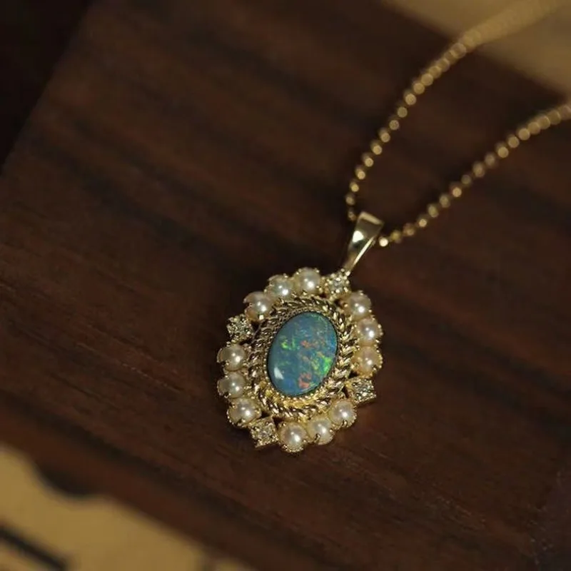 

Palace Style Opal Pearl Pendant Vintage Color Necklace for Women Crystal Shining Light Luxury Engagement Jewelry Gift