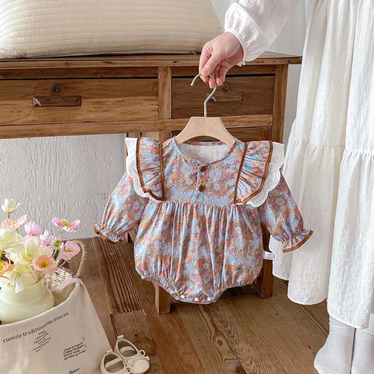 2026 Spring New Baby Printed Bag Butt Ha Clothes for Girls Baby Western Style Lace Lace Long Sleeve Jumpsuit