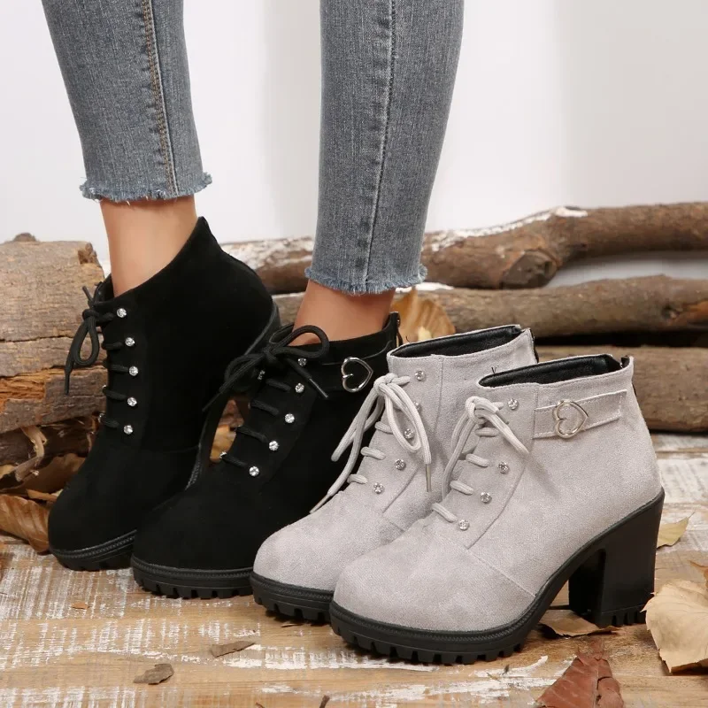 2026 hot selling Round Toe Lace-Up Side Zip Soft Sole Non-Slip Heels Fashion Love Metal Buckle Platform Booties