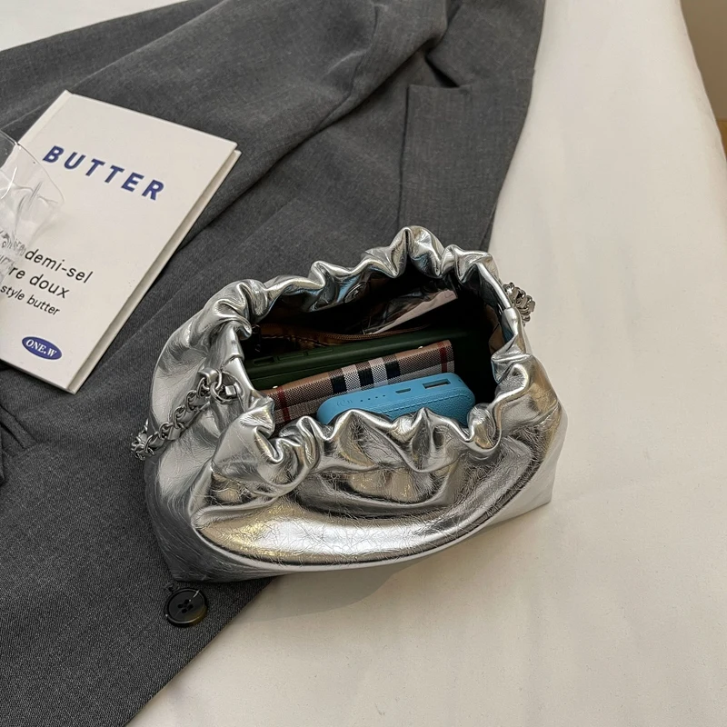 Sommer-High-End-Nische, bunte silberne Falttasche für Damen, 2025, neue leichte Luxus-Modekette, Umhängetasche, Handytasche