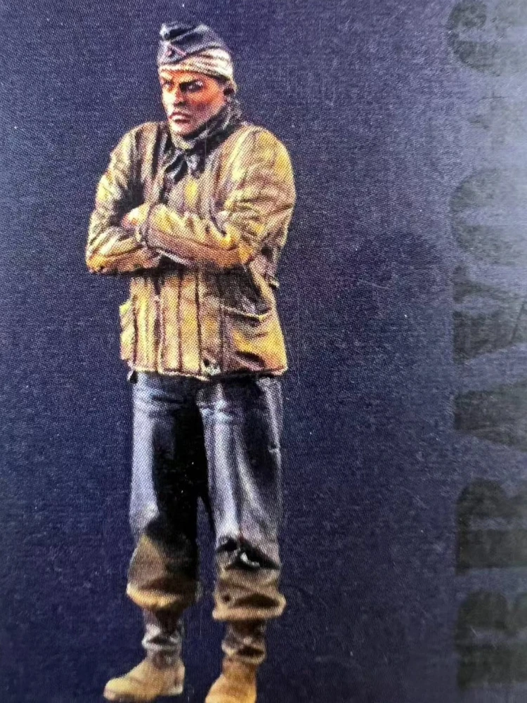 

1:35 Cast Resin Model Cold Winter Tank Driver Scene Model Toy Unpainted