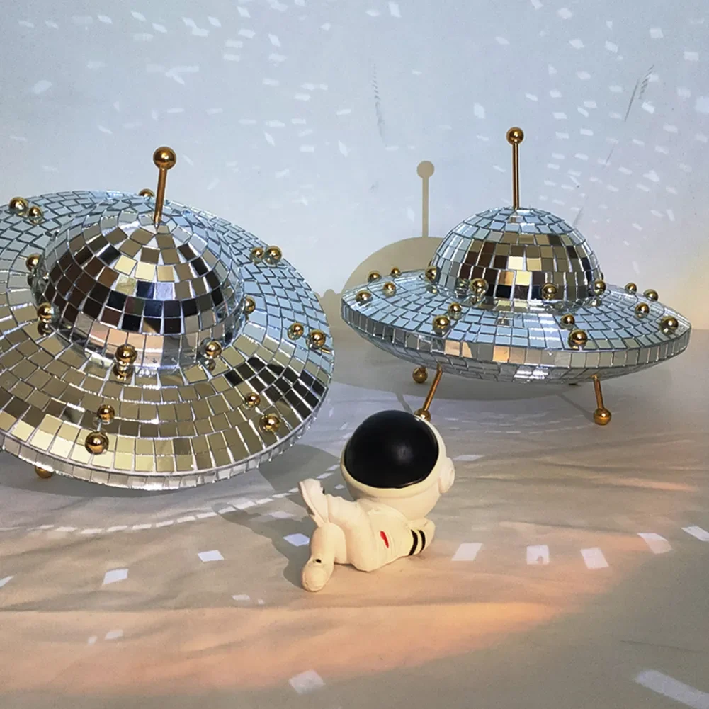 Bola de discoteca con espejo OVNI, bolas reflectantes, adornos creativos de escritorio del mundo espacial OVNI, manualidades, decoraciones navideñas divertidas Vintage