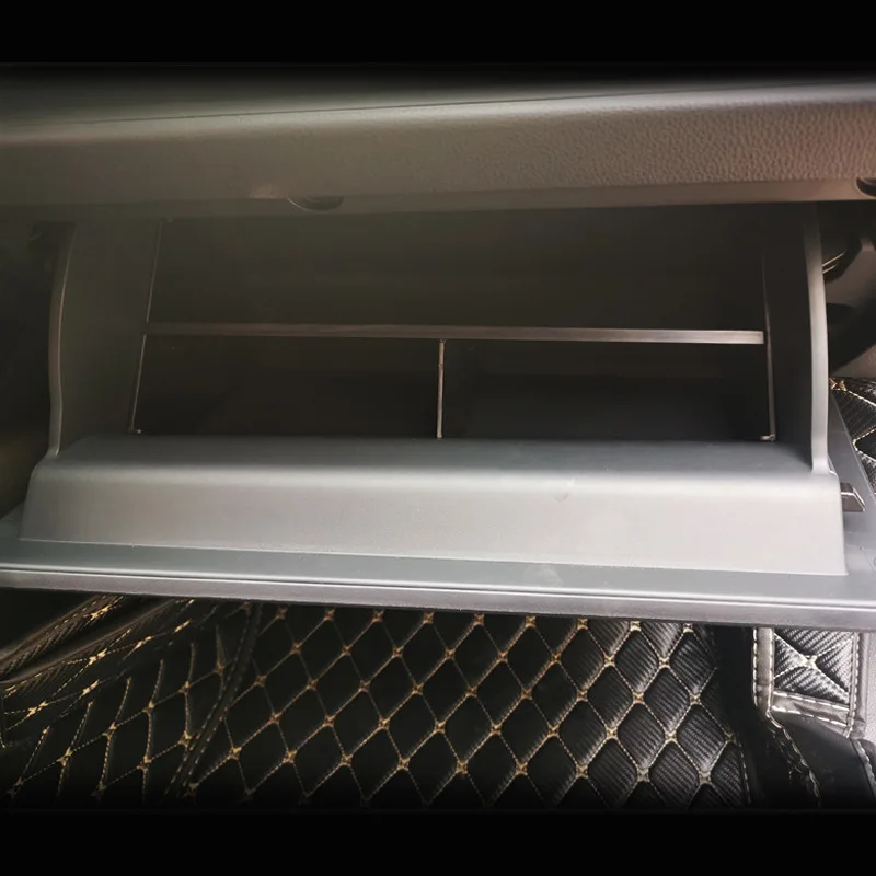 

Special Storage Object for Modification of Partition Interior of Co-pilot Glove Box