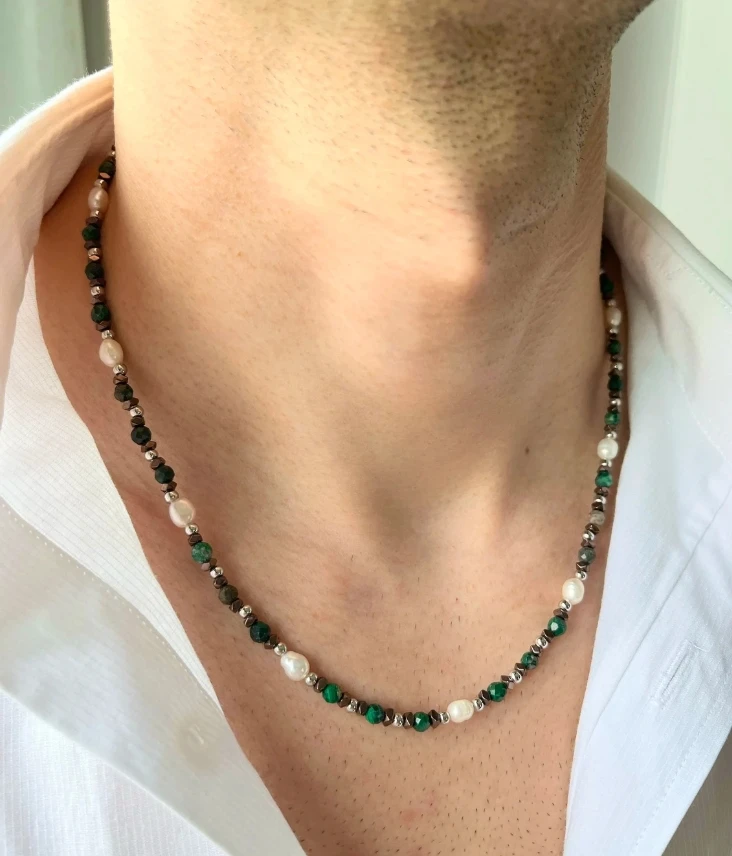 

Boho Simulated Pearls Cocount Shell Beaded Choker Necklace for Men Royal Crystal Glass Flower Charm Necklace Jewelry Gifts Party