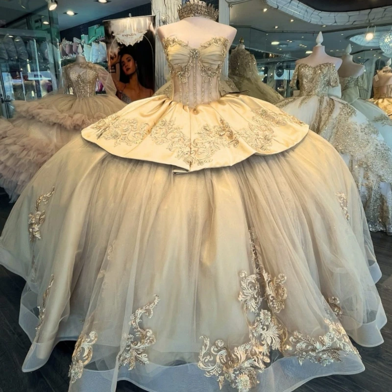 

Champagne Shiny Ball Gown Quinceanera Dresses Off The Shoulder Applique Lace Beads Tull Party Birthday Sweet 16 Dress Vestidos