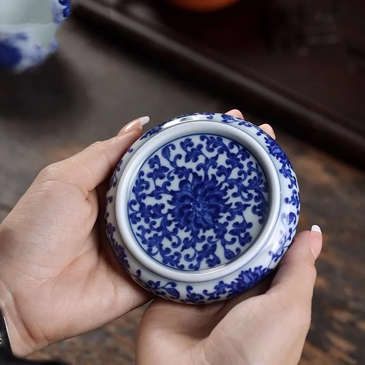 Retro Blue and White Interlock Branch Lid Coaster Small Yixing Clay Teapot Cover Holder Pot Tray Home Tea Ceremony Spare Parts