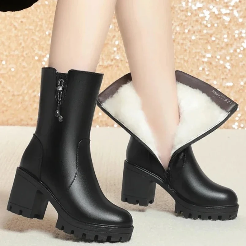 

2025 Womens Snow Boots Natural Wool New Genuine Leather Warm Women Boots Winter Large Size Thick Heel Women Ankle Boots