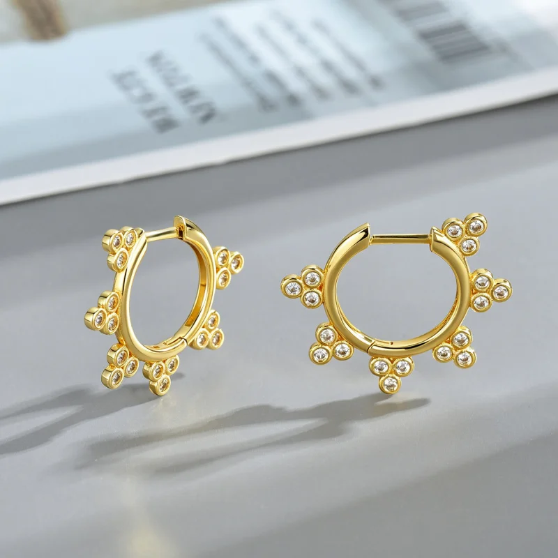 4-Cluster Triple Round CZ Starburst Hoop Earrings Snap Closure Geometric Sparkling Small Huggie Women Daily Jewelry