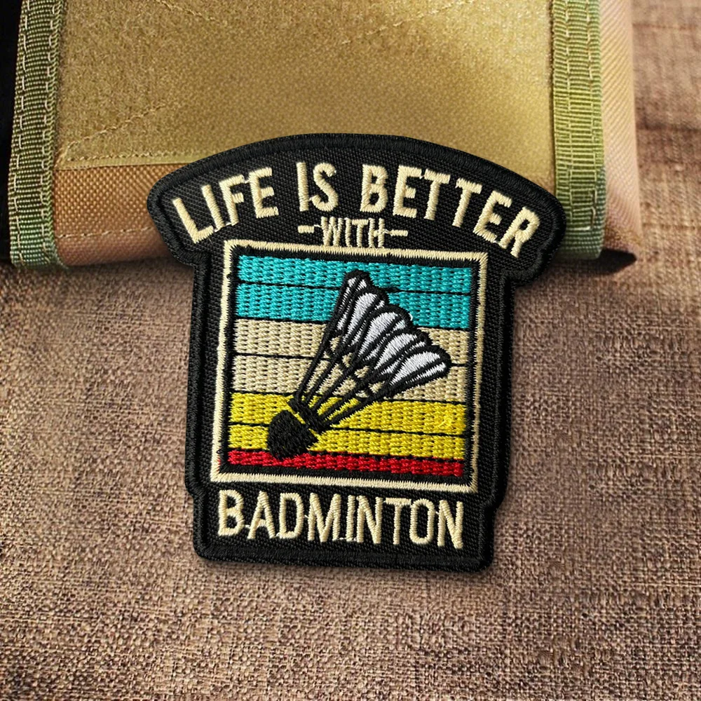 La vida es mejor con parche de bádminton, insignias bordadas con volante, parches de moral deportivos para Fitness, gancho y bucle para gorra de mochila