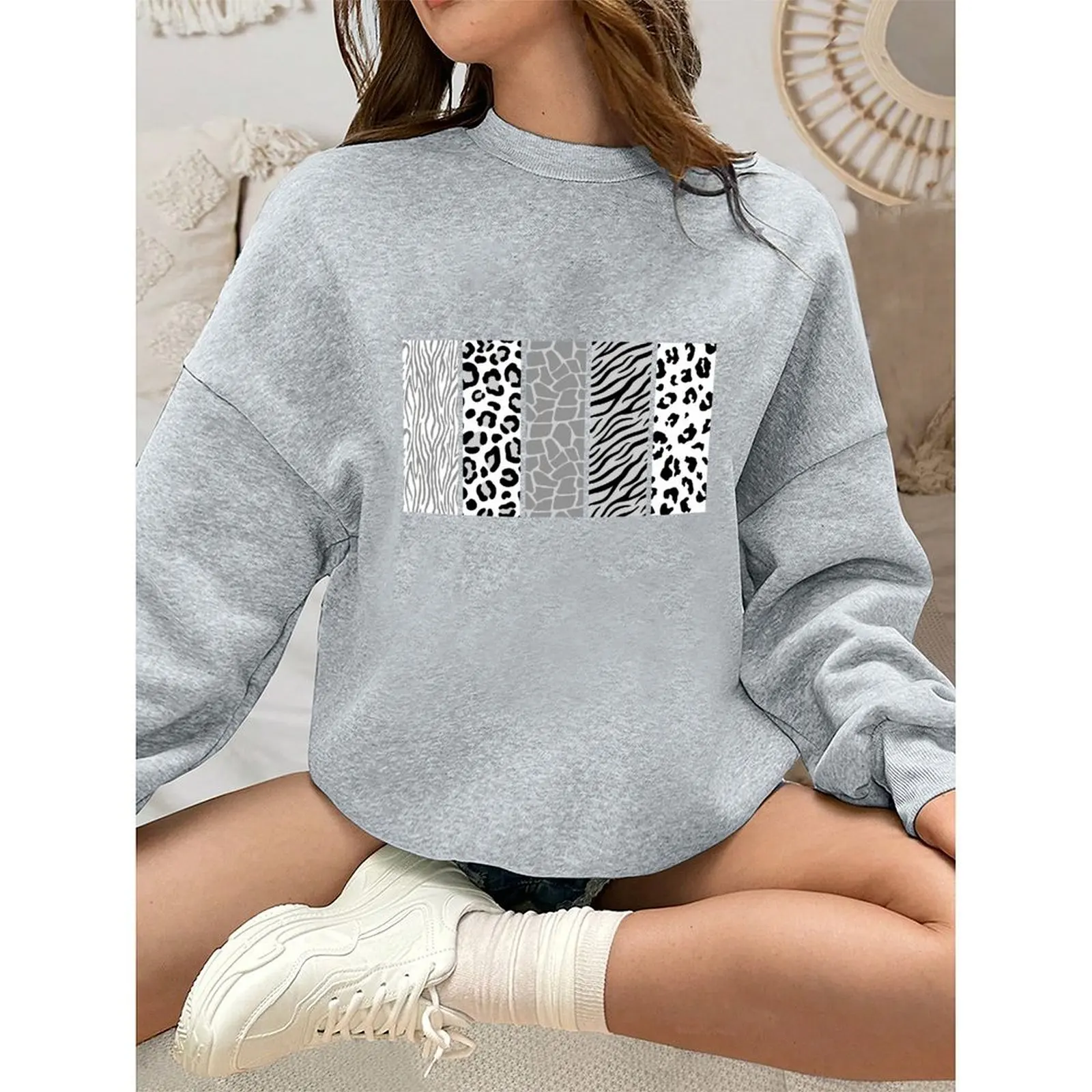 سترة سوداء مخملية برقبة دائرية سترة نسائية للخريف ملابس يومية ملابس منزلية وصلت حديثًا مناسبة للربيع والخريف #1