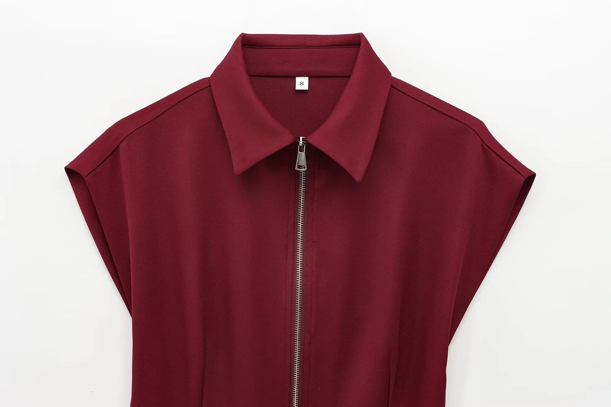 فستان KONDALA أنيق للربيع للنساء بسحاب بدون أكمام فستان قصير موضة 2025 صيفي مطوي غير رسمي للحفلات الليلية فستان نسائي