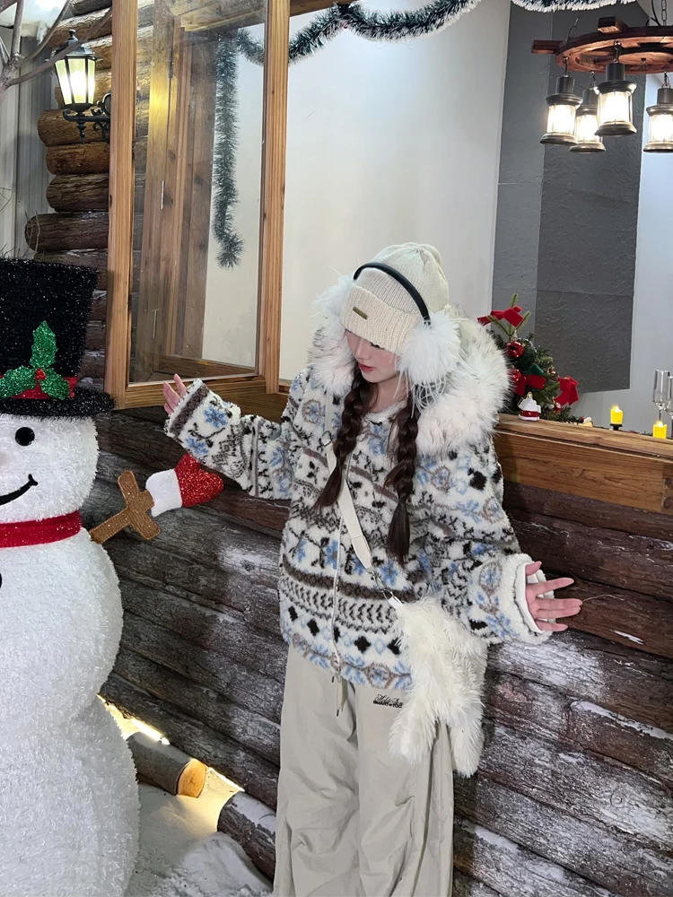 

Женская зимняя хлопковая куртка с капюшоном и узором «Остров белых яков», на флисовой подкладке, универсальная, модная, в корейском стиле, уютная и стильная.