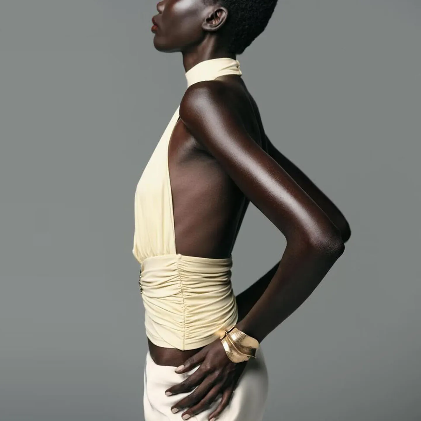 

Faionable Women's Svel Sun Pleated Top ort Length Inner Wear Vest DAZDA Brand Autumn 2025 New Sle European Sle