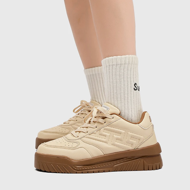 

Men's Casual Sports Shoes White Thick Bottom Versatile Flat Sole Four Seasons New Sports Shoes Outdoor Student Thick