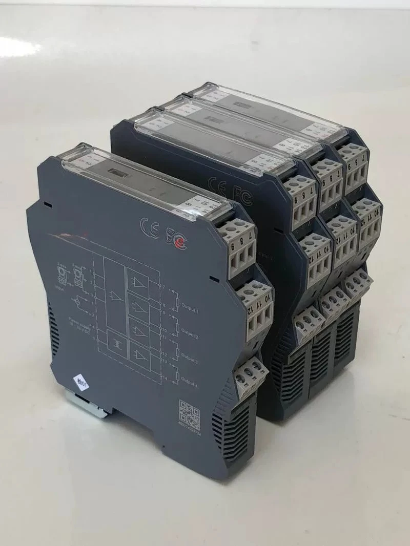 Current signal isolator/4-20mA current and voltage divider module/with 24V power distribution, one in and two out