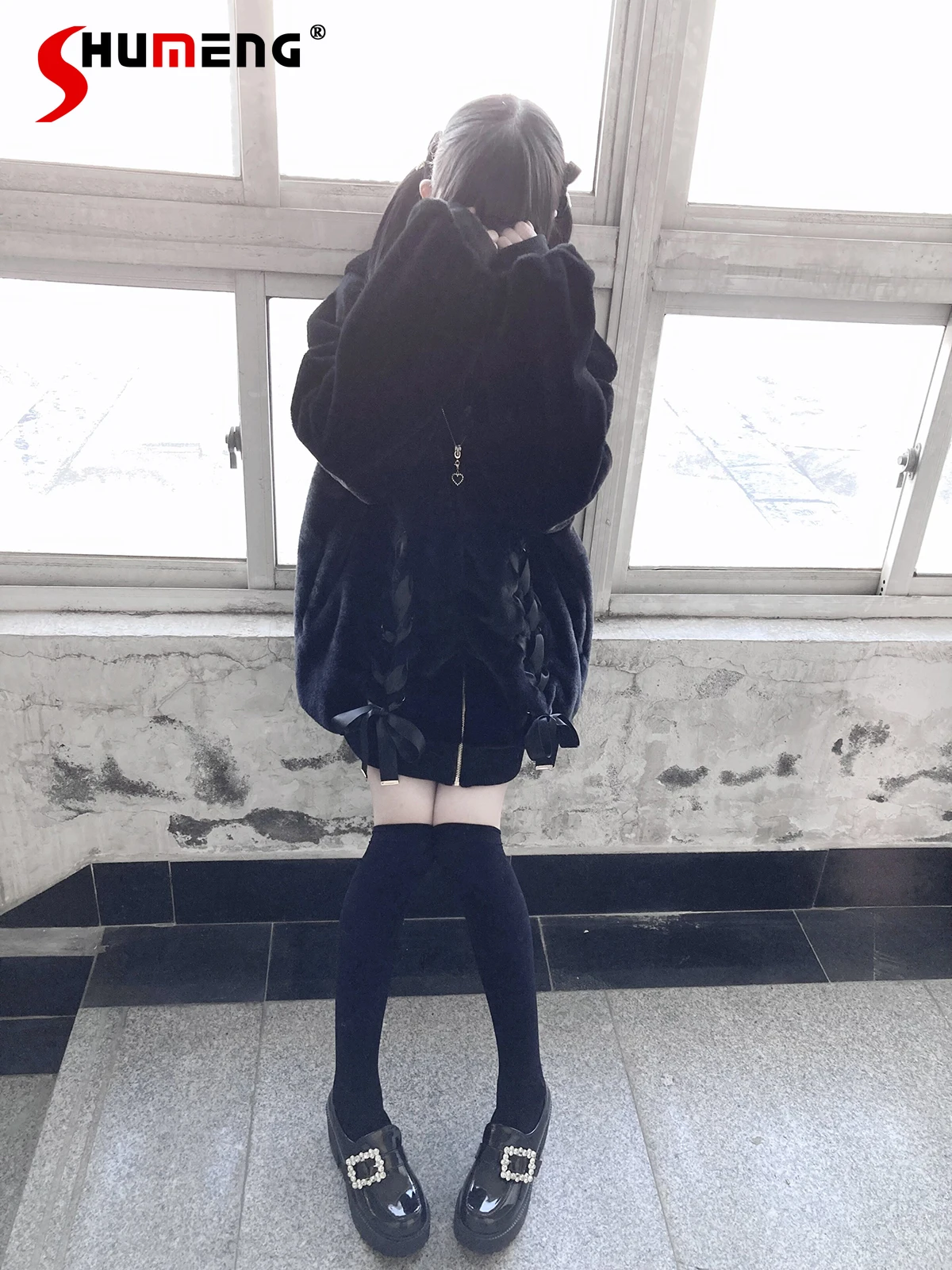 2025 شتاء جديد أفخم الدافئة فو الفراء سترة ثقافة فرعية القوطية الفتيات الحلو آذان أرنب باردة مقنعين معطف الفرو المرأة سترة قطيفة