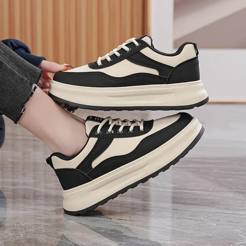 

Spring Small White Shoes New Korean Version of Students Thick Sole Increase Sports Board Shoes Leisure Street Patting Shoes