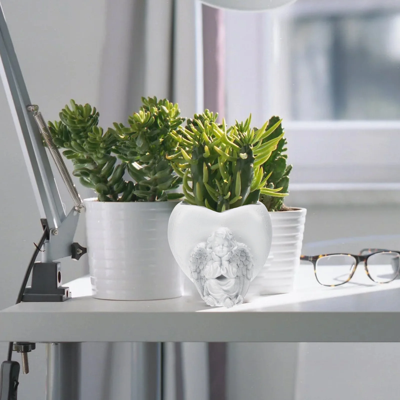 

1Pcs Resin Angel Statue Flowerpot Creative Plant Container for Indoor Outdoor Use Elegant Garden Yard Patio Decoration Planter