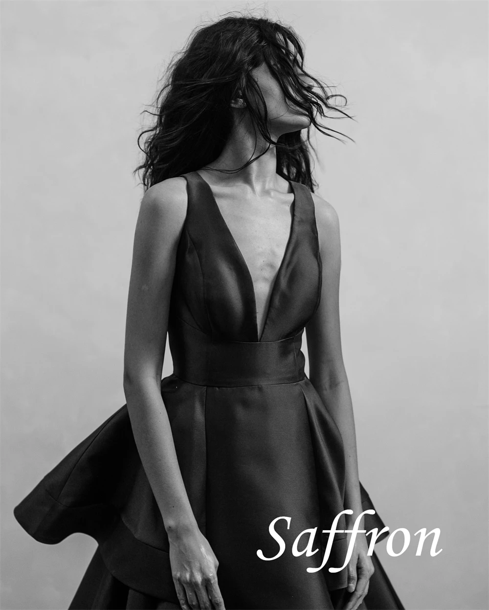 맞춤형 우아한 v 넥 캡 슬리브 이브닝 드레스 섬세한 계층화 된 연예인 가운 패션 a 라인 지퍼 백 파티 드레스