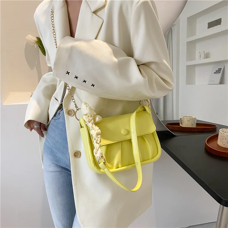 Borsa casual da donna in pelle moda per il tempo libero design semplice pieghettato nuvola ascellare 2024 borsa a tracolla messenger mini balestra