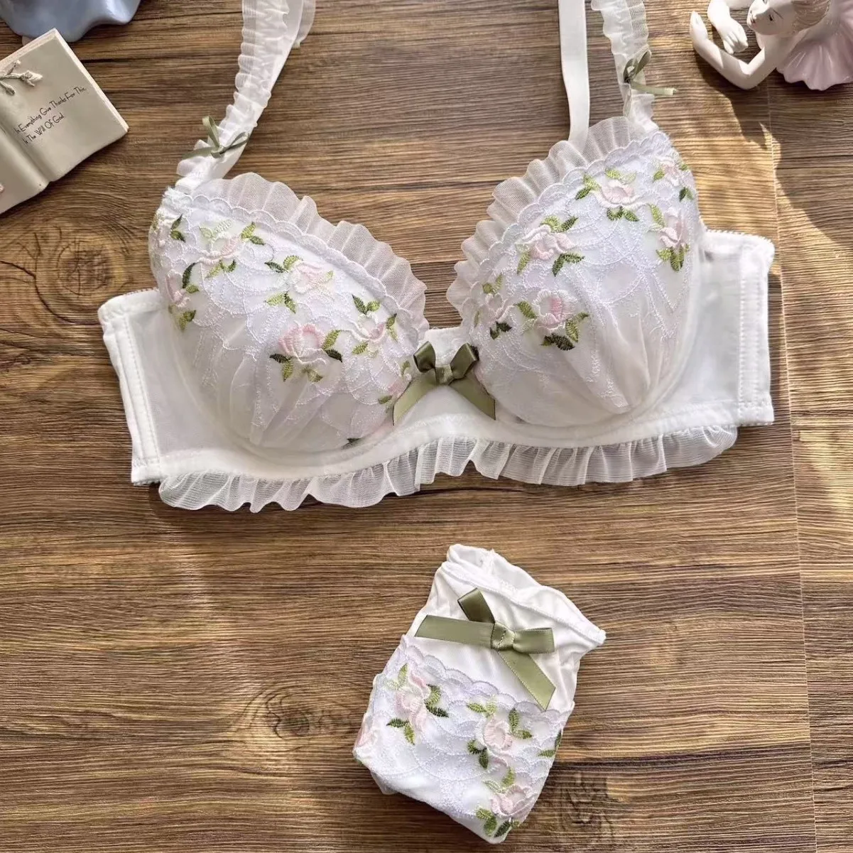 

Japanese Kawayi Push Up Women Underwire Embroidery Thin Cup Cute Sexy Underwear Bra Set 70 75 80 85 90 A B C D E