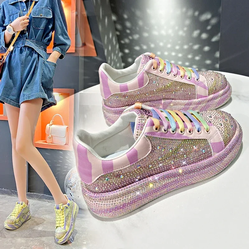 

2024, весенние новые женские кроссовки на платформе, модная вулканизированная обувь со стразами, цветная уличная женская прогулочная обувь на шнуровке