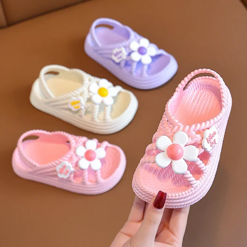 New Summer Children Slippers Flower Pattern Lithe Comfort Sandal For Aged 2-8 Girls Non-slip Seabeach Flip Flops Home Kids Shoes