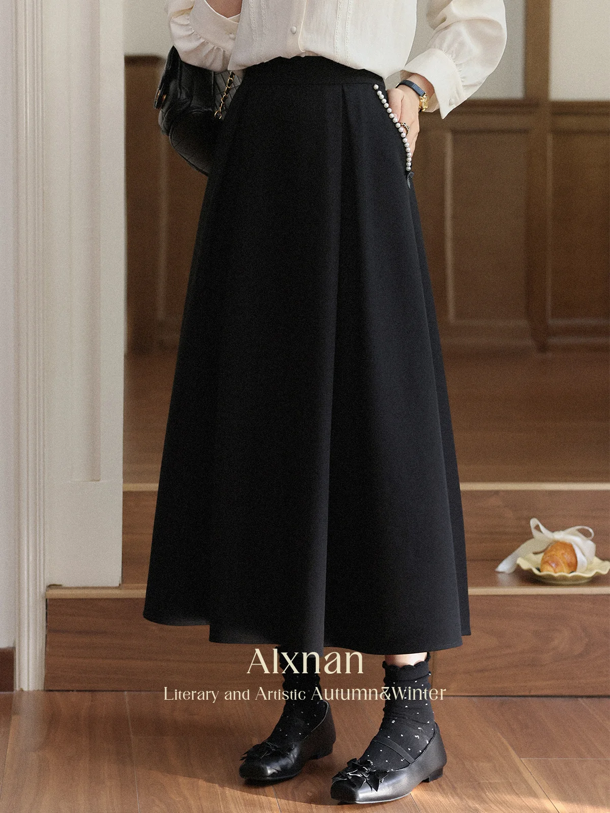 

ALXNAN Women's Black Long Skirt Office Lady Pearl Bow Decor Pockets Elastic Waist A-Line Skirt Autumn Eleagnt Clothing L569123