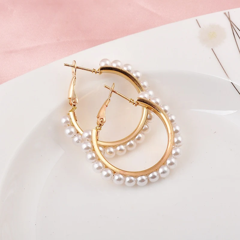 Exaggerated Imitation Pearl Round Hoop Earrings for Women Hiphop Punk Metal Creative Geometry Loop Jewelry Accessory Girl Gift